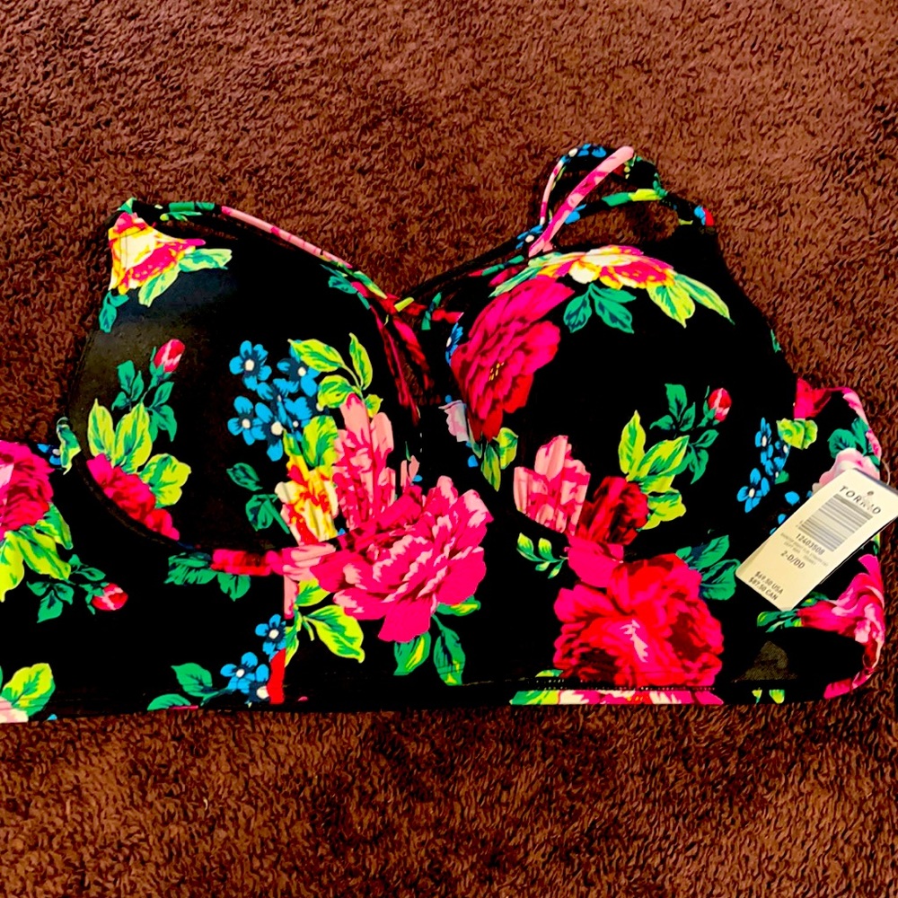 Nwt torrid 2-d/Dd bikini swim top